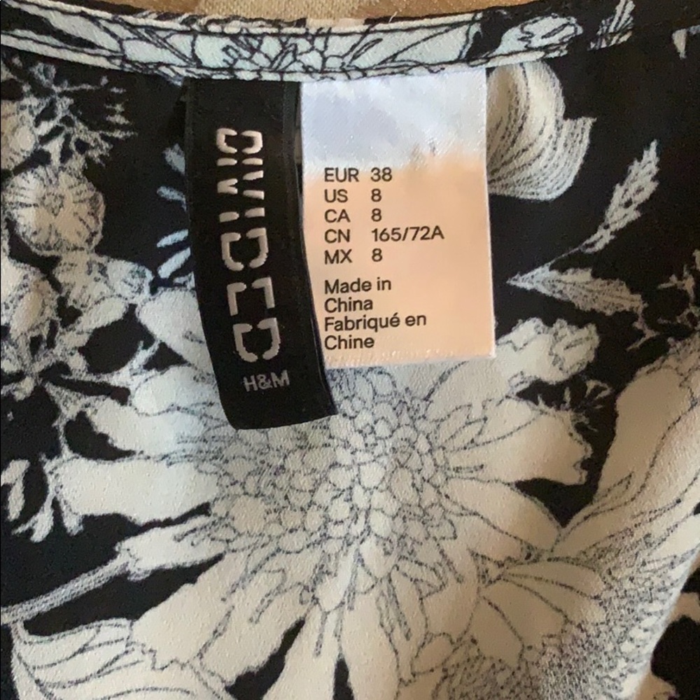 Flower romper - Picture 2 of 3
